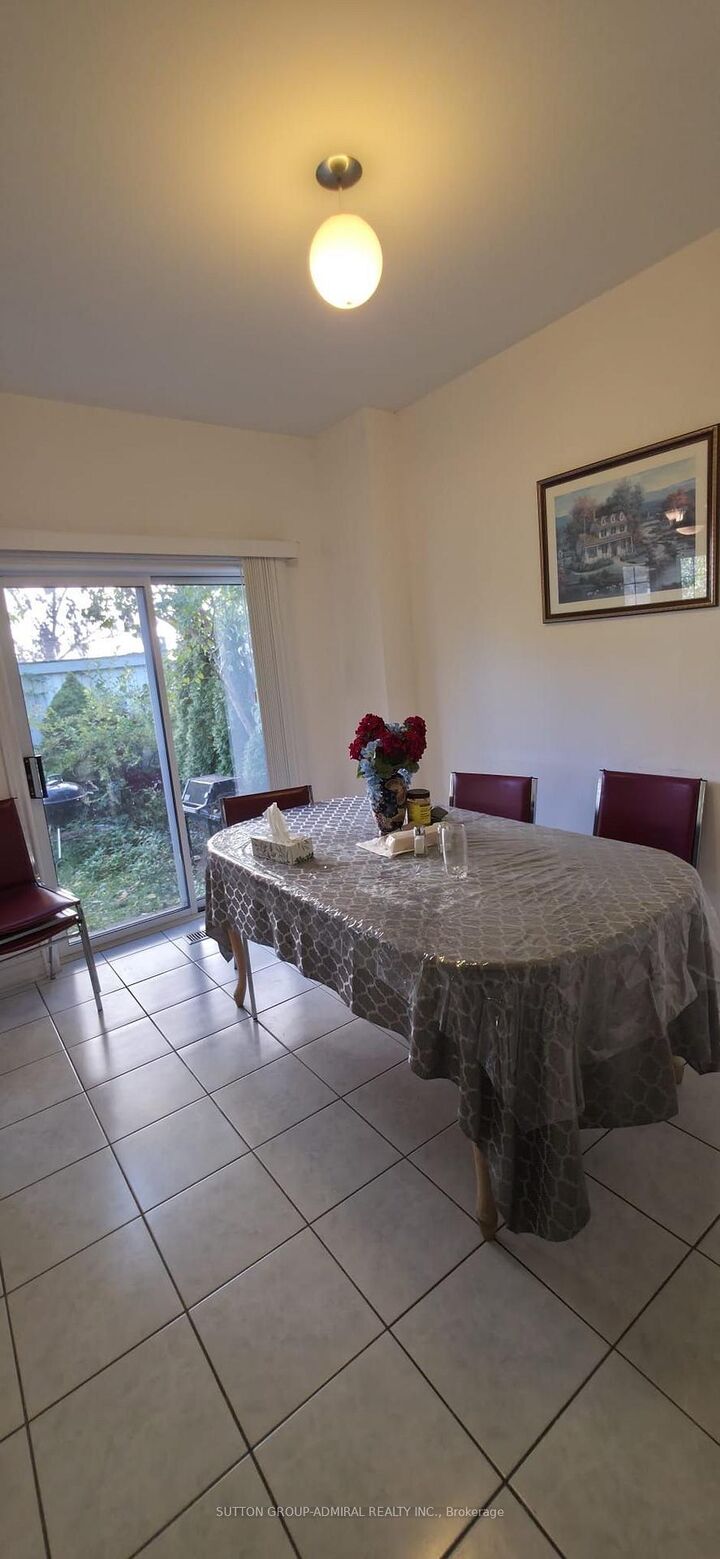 Property Photo:  143 Huntingfield Street  ON L4K 5S5 