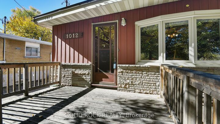 Property Photo:  1012 Panet Street  ON K1Z 6E9 