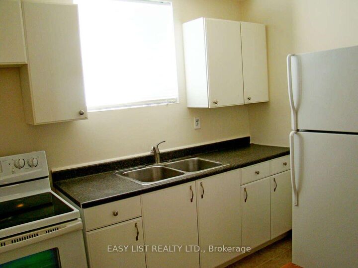 Property Photo:  8650 Wyandotte Street E 27  ON N8S 1T9 