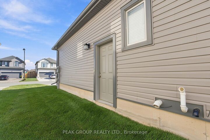 Property Photo: 21 Barker Parkway 2 ON L2V 0B7