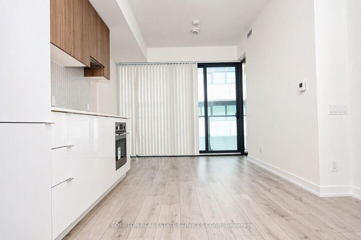 Property Photo:  161 Roehampton Avenue 627  ON M4P 0C8 