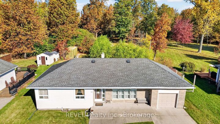 Property Photo:  482 Walden Boulevard E  ON L2A 1R9 
