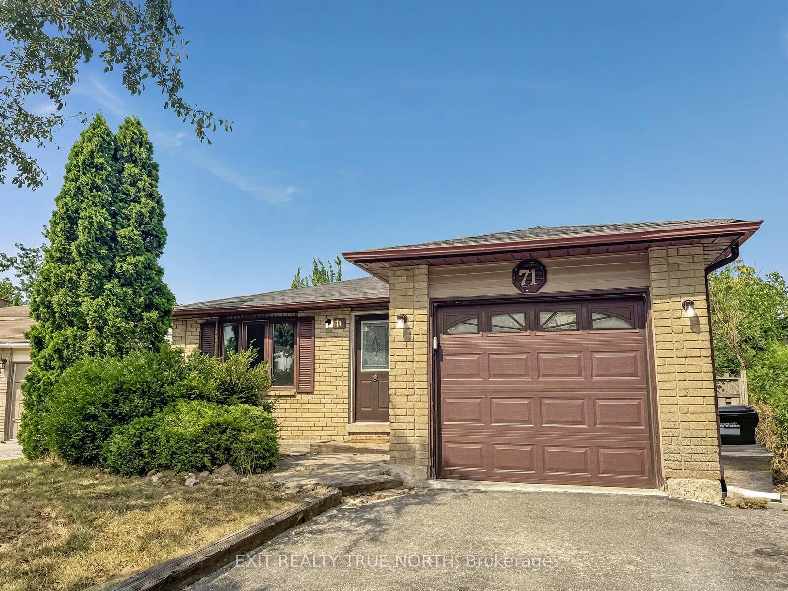 Property Photo:  71 Hickling Trail  ON L4M 5S7 