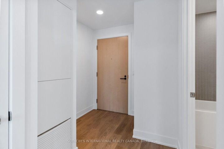 Property Photo:  200 Redpath Avenue 2004  ON M4P 0E6 