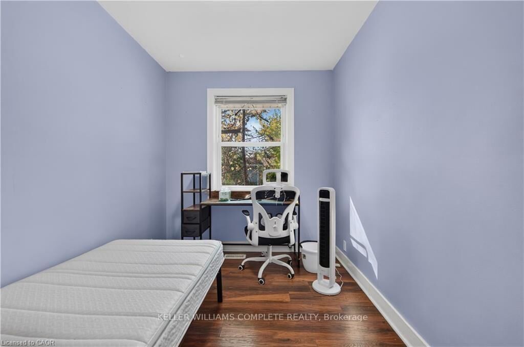 Property Photo:  20 Granton Street 2  ON L8S 3C2 