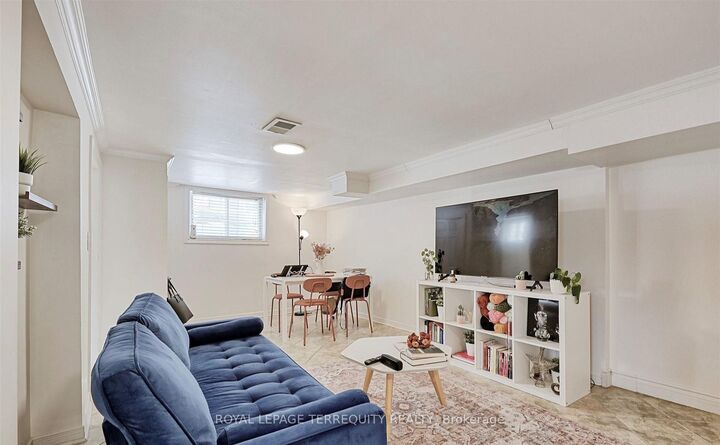 Property Photo:  471 Gilbert Avenue Lower  ON M6E 4X4 