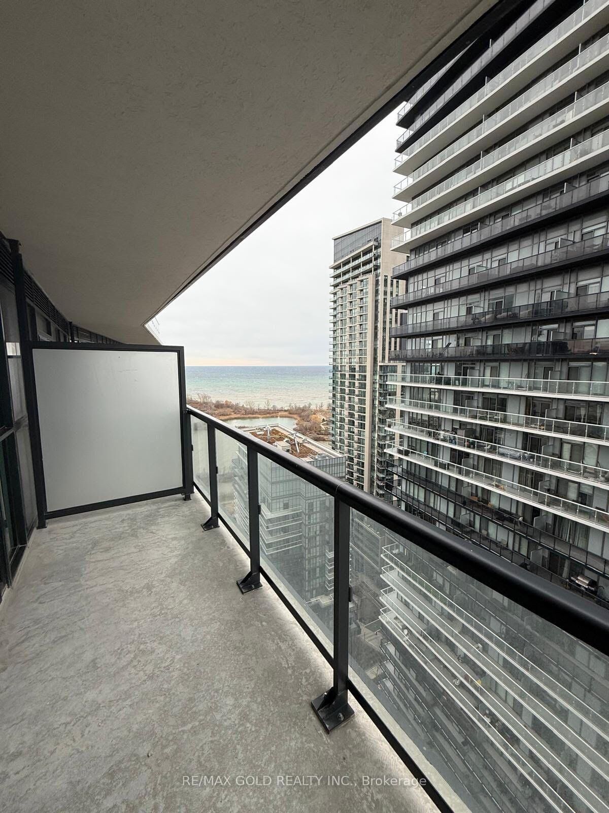 Property Photo:  38 Annie Craig Drive 2707  ON M8V 0G9 