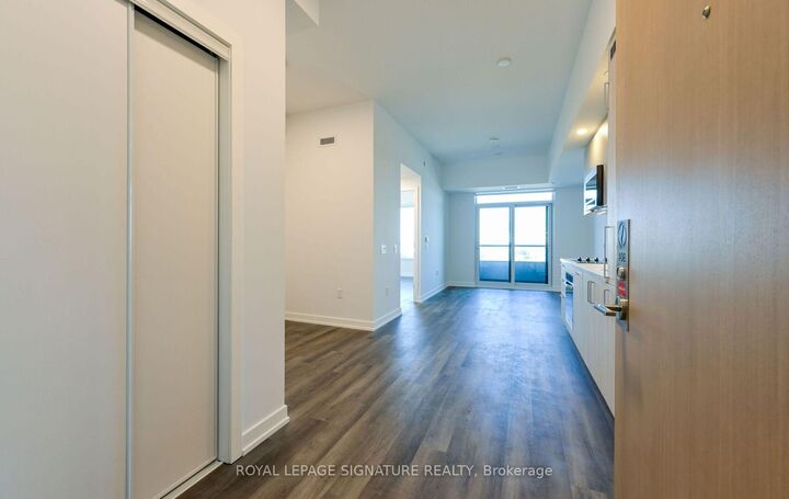Property Photo:  5 Meadowdale Road 2609  ON L4K 0C7 