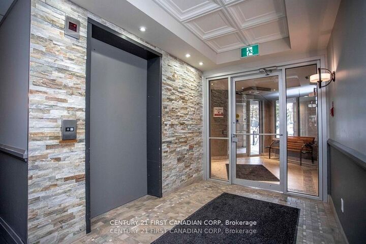 Property Photo:  5 Jacksway Crescent 208  ON N5X 3T6 