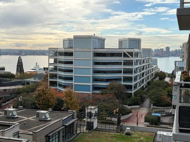 Photo de la propriété:  175 W 1st Street 701  BC V7M 3N9 