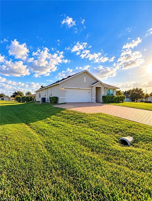Property Photo: 334 Kismet Pkwy E FL 33909