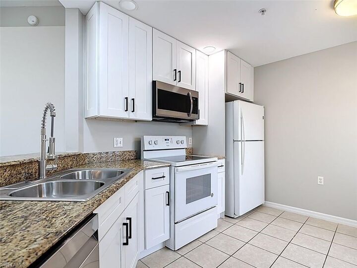 Property Photo: 12151 Summergate Cir R101 FL 33913