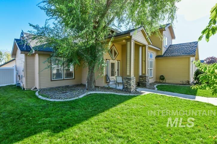 Property Photo: 280 E Sunrise Rim Rd ID 83686