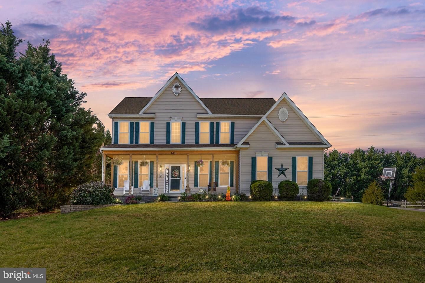 Property Photo:  141 Middessa Drive  DE 19709 