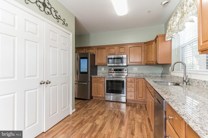 Property Photo: 1025 Simsbury Court MD 21114
