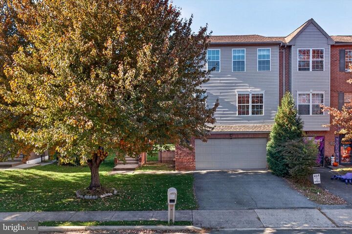 Property Photo:  2815 Sequoia Drive  PA 18062 