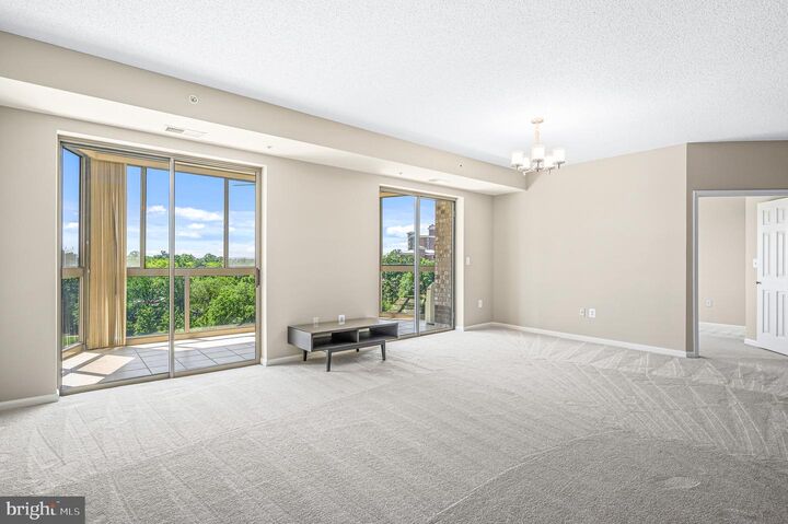 Property Photo: 19355 Cypress Ridge Terrace 802 VA 20176