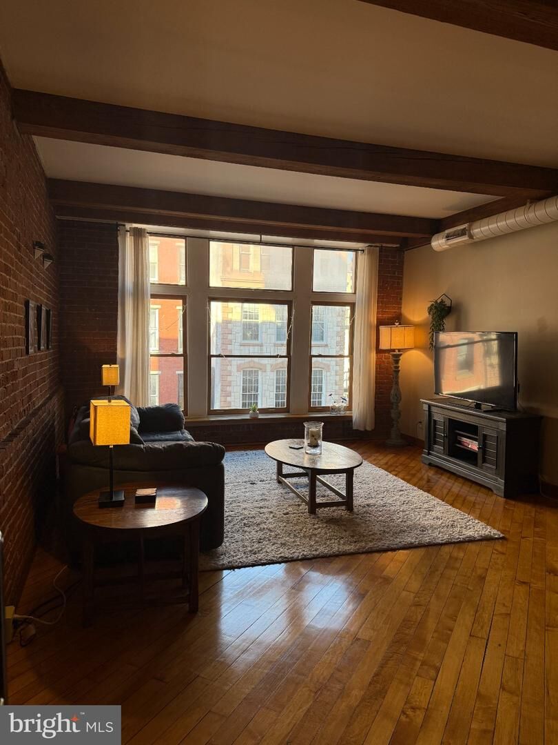 Property Photo:  122 Chestnut Street 301  PA 19106 