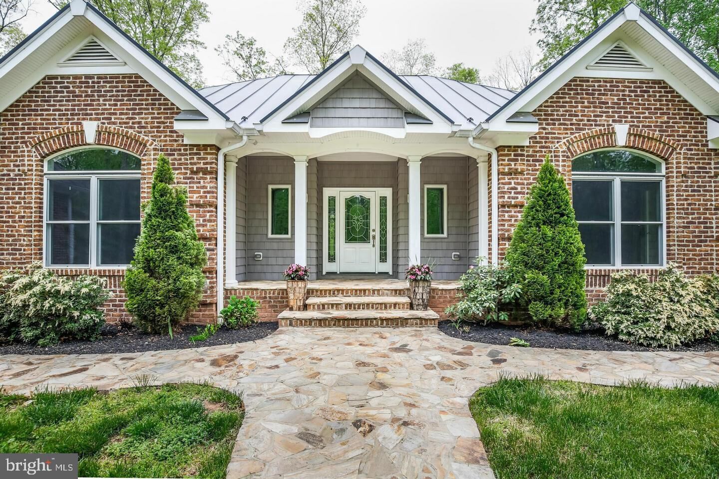 Property Photo:  43224 Evans Pond Road  VA 20176 