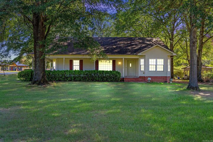 Property Photo: 24 Blue Bonnet Drive AR 72023