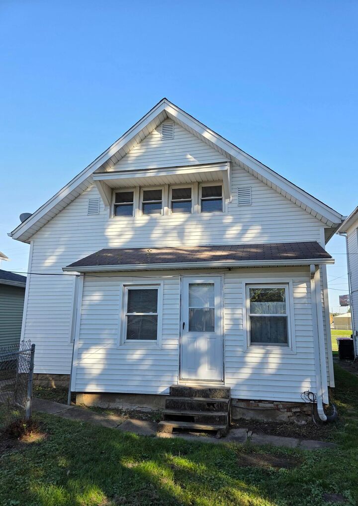Property Photo: 77 S Pine Street OH 43055