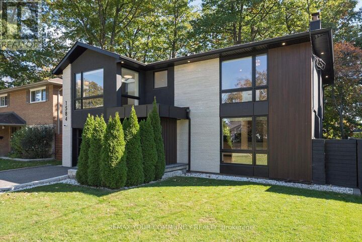 Property Photo: 1584 Sunnycove Drive ON L4X 1B5