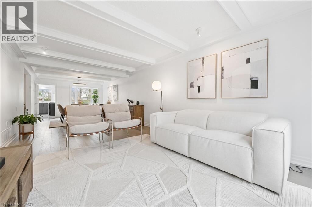 Property Photo:  1194 Queen Victoria Avenue  ON L5H 3H3 