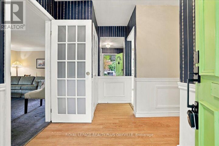 Property Photo:  462 Evergreen Avenue  ON L9G 2P8 