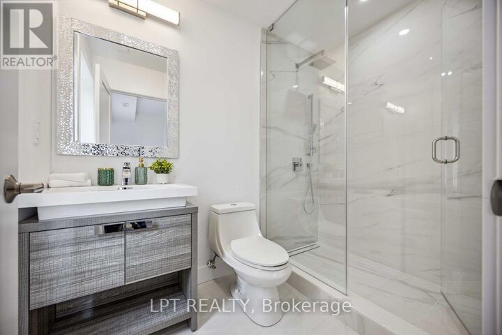 Property Photo:  19 Hatfield Crescent 3  ON M9W 3R7 