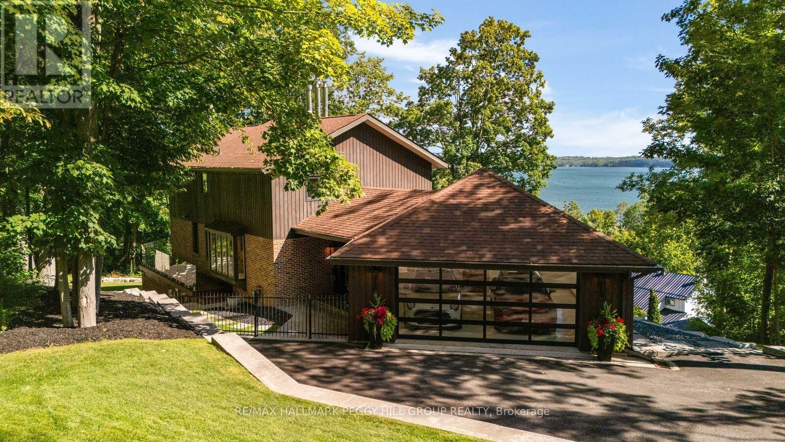 Property Photo:  11 Crestwood Drive  ON L4M 7C8 