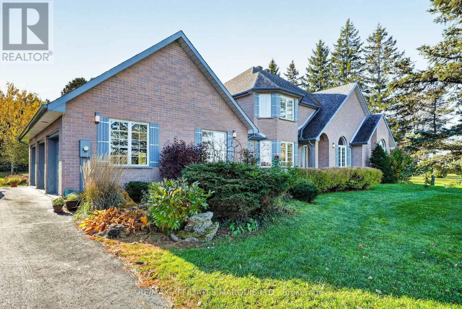 Property Photo:  19144 Paragon Road  ON K0C 2E0 