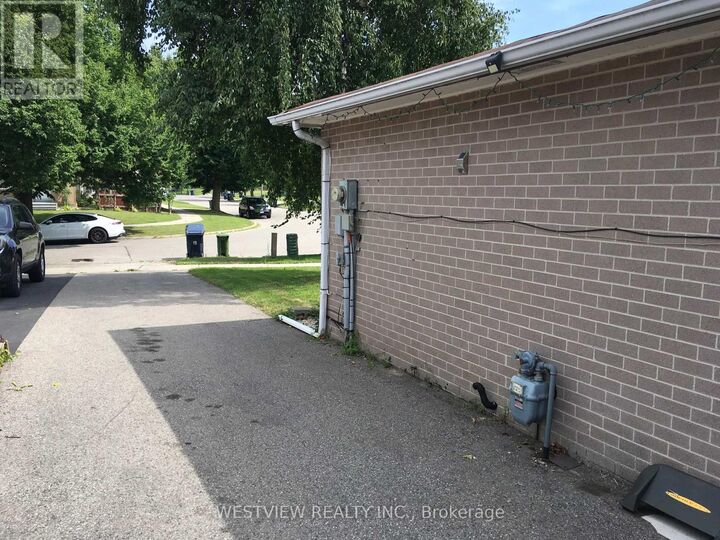 Property Photo:  19 Coxworth Crescent  ON M1B 1E2 