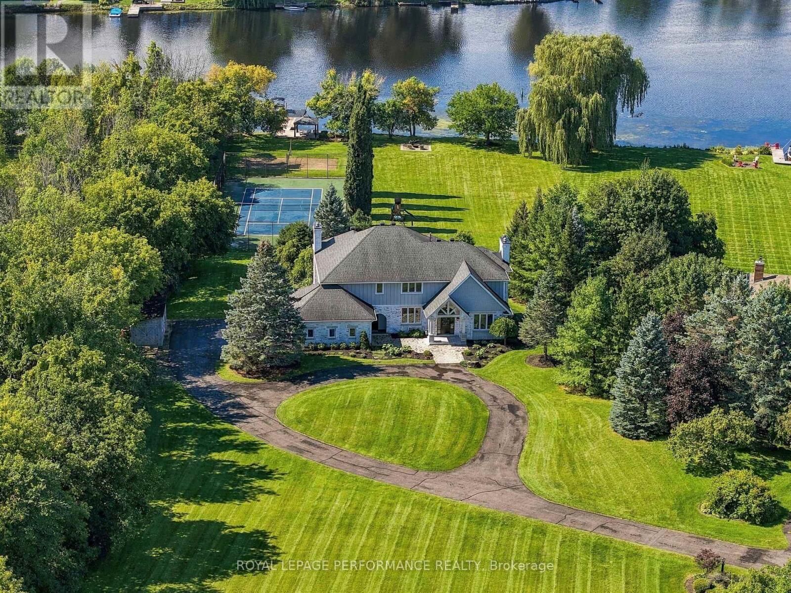 Property Photo: 1310 Royal Palm Crescent ON K4M 1J5