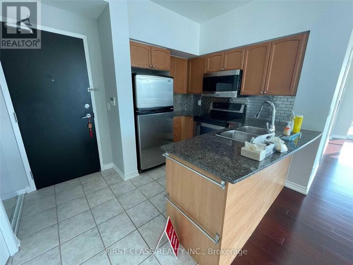 Property Photo:  231 Fort York Boulevard 2004  ON M5V 1B2 
