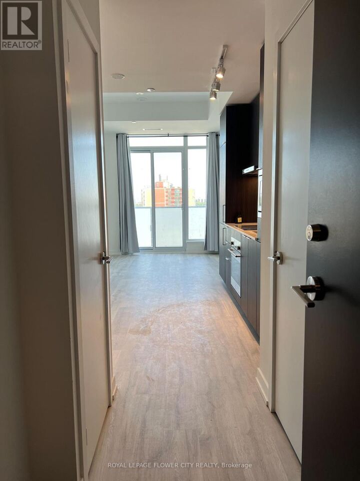 Property Photo: 7 Golden Lion Heights 1112 ON M2M 0C1