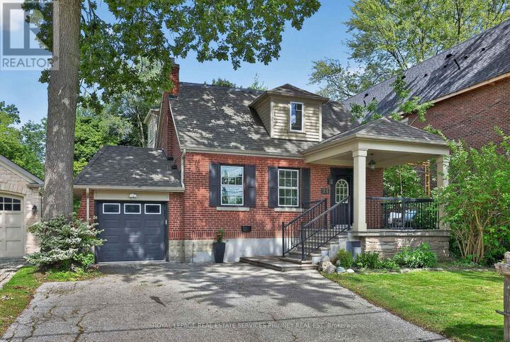 Property Photo:  21 Cumberland Drive  ON L5G 3M7 