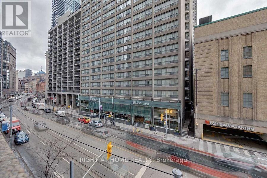 Property Photo: 45 Carlton Street 1710 ON M5B 2H9