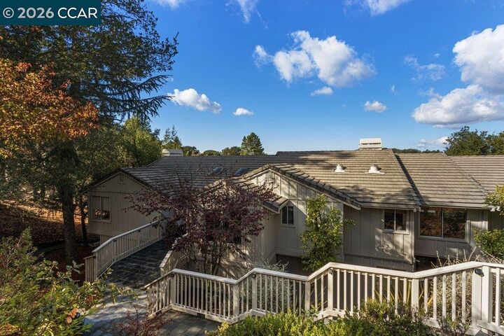 Property Photo:  72 Tappan Ln  CA 94563 