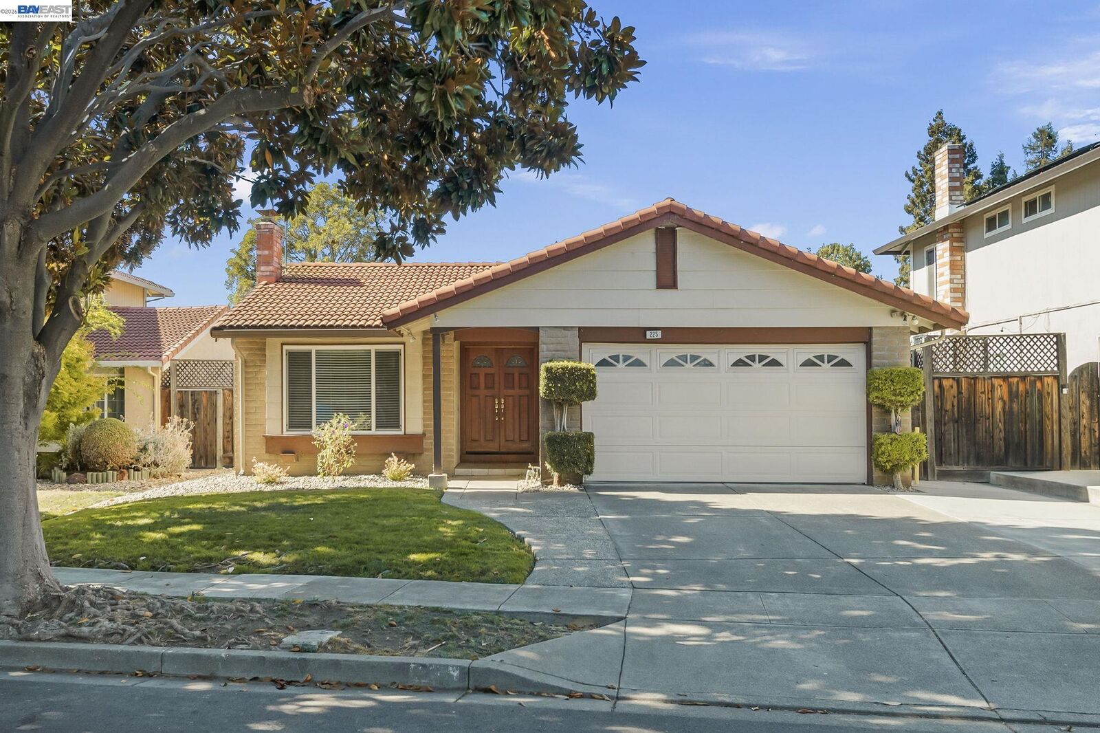 Property Photo: 225 Preston Ct CA 94536