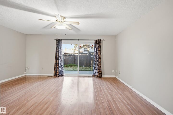 Property Photo:  7J Garden Grove NW  AB T6J 2L3 