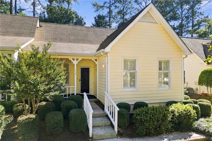 Property Photo: 116 Victoria Way GA 30075