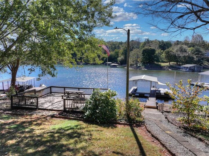 Property Photo:  2410 Bellview Ln  GA 30582 