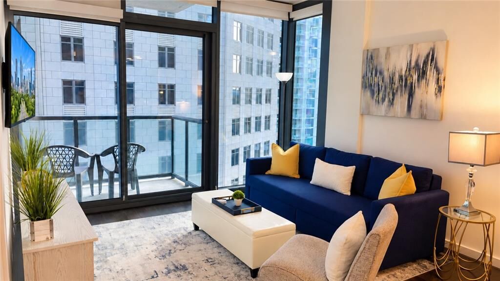 Property Photo: 3380 NE Peachtree Road NE S06 GA 30326