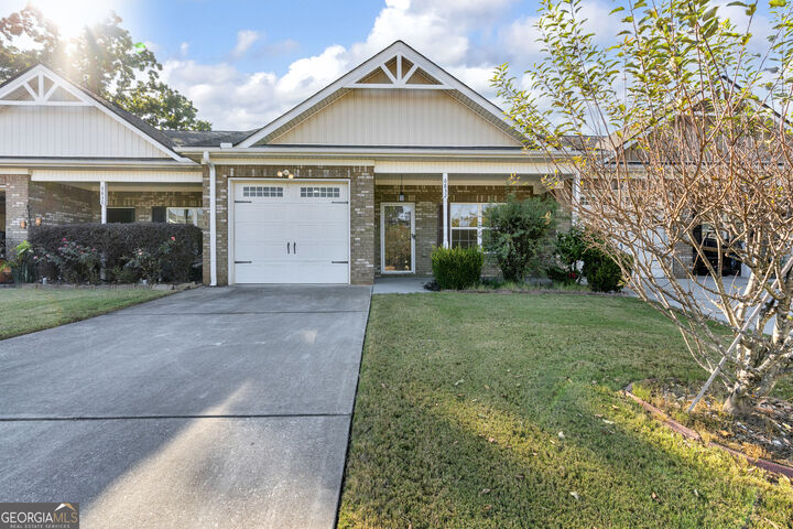 Property Photo:  6832 Tara Oaks Drive  GA 30274 