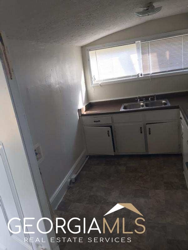 Property Photo: 1260 Conley Road GA 30297