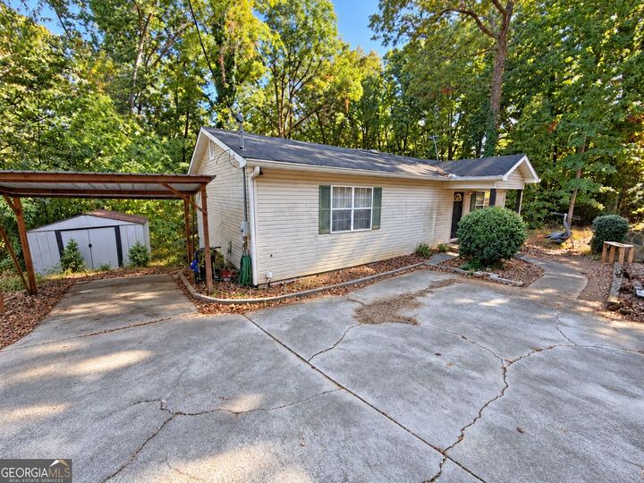 Property Photo:  2318 Sportsman Club Rd  GA 30501 
