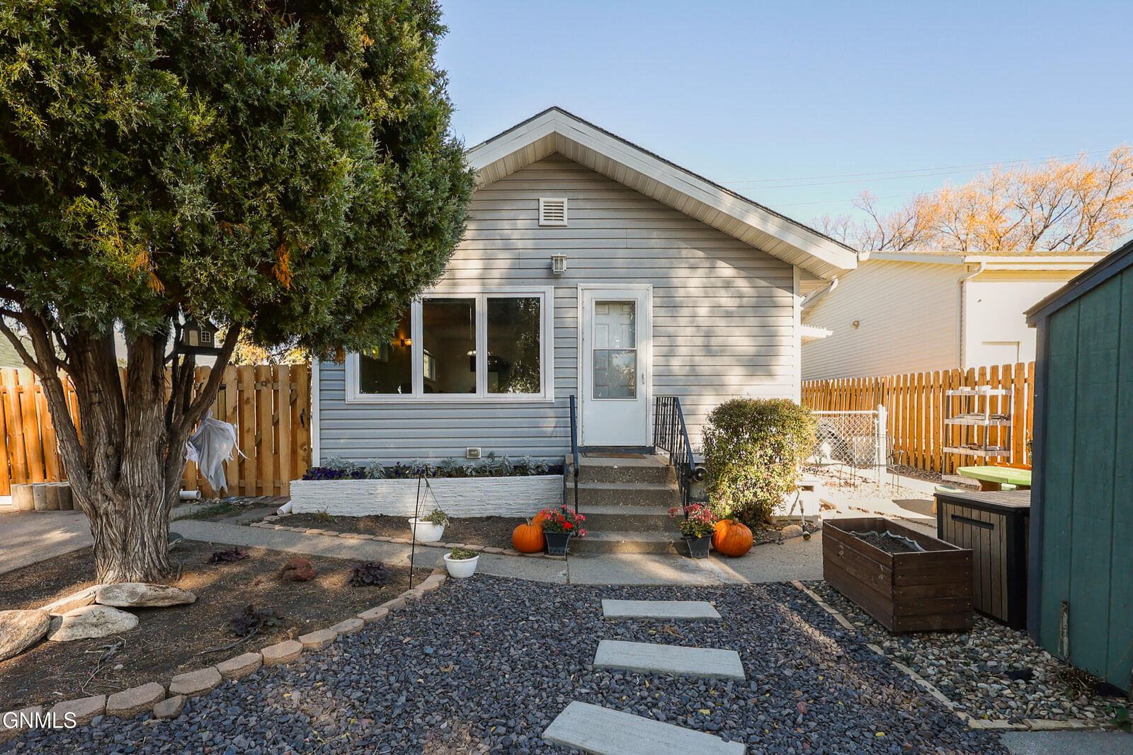 Property Photo:  714 Avenue A W  ND 58501 