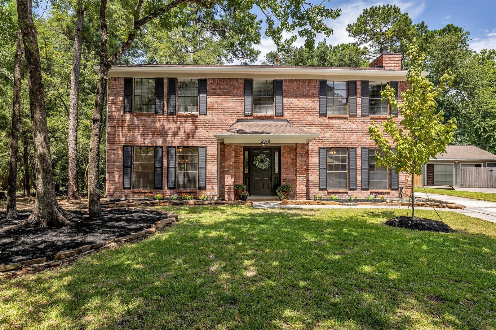 Property Photo: 259 E Rainbow Ridge Circle TX 77381