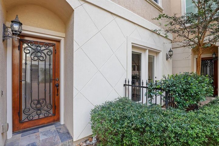 Property Photo:  2418 Ralph Street B  TX 77006 
