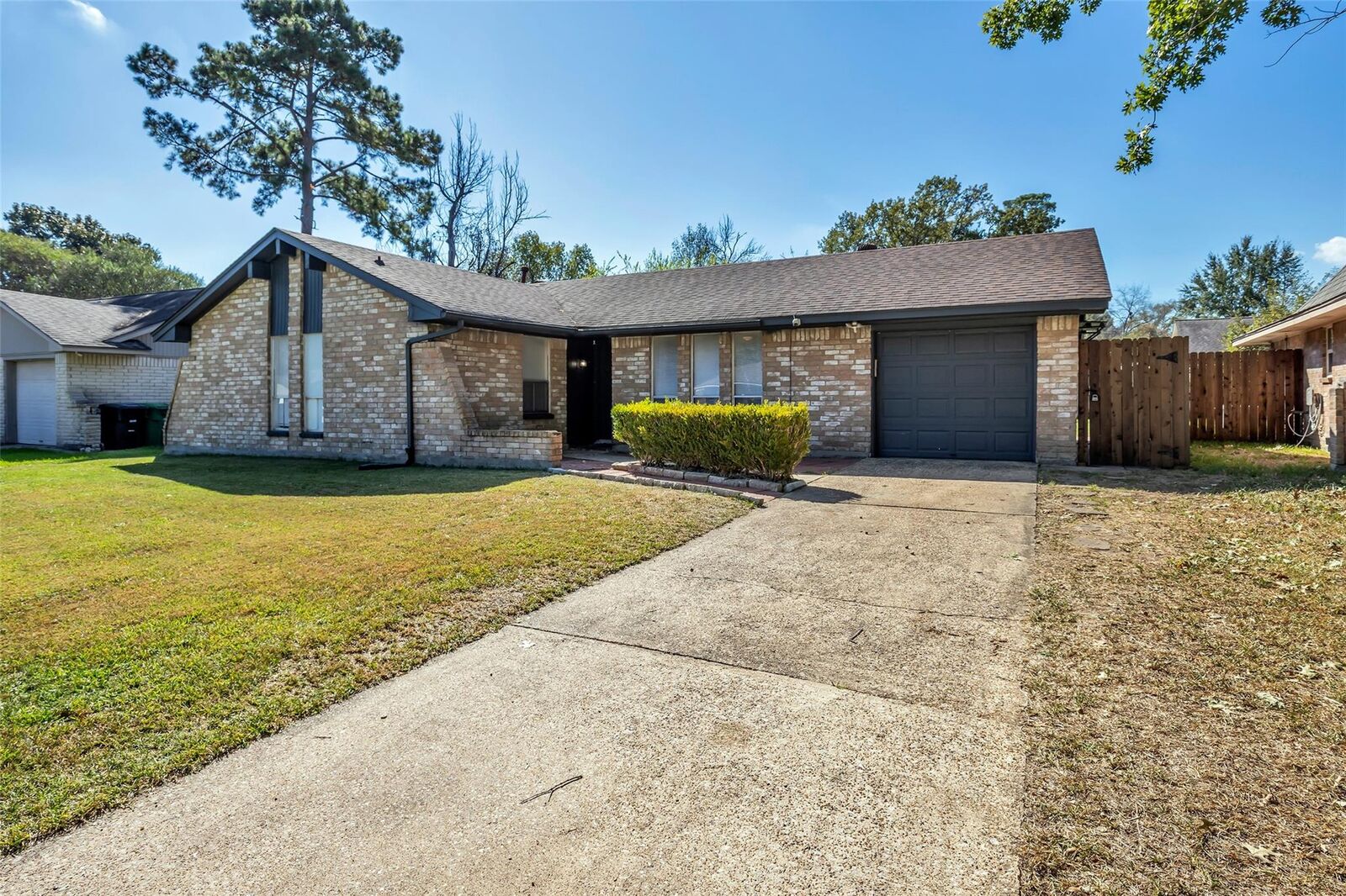 Property Photo: 2530 Meandering Trail TX 77339